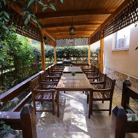 Pine-Tree Apt W/ Private Garden 50 M From The Sea Голем Екстериор снимка